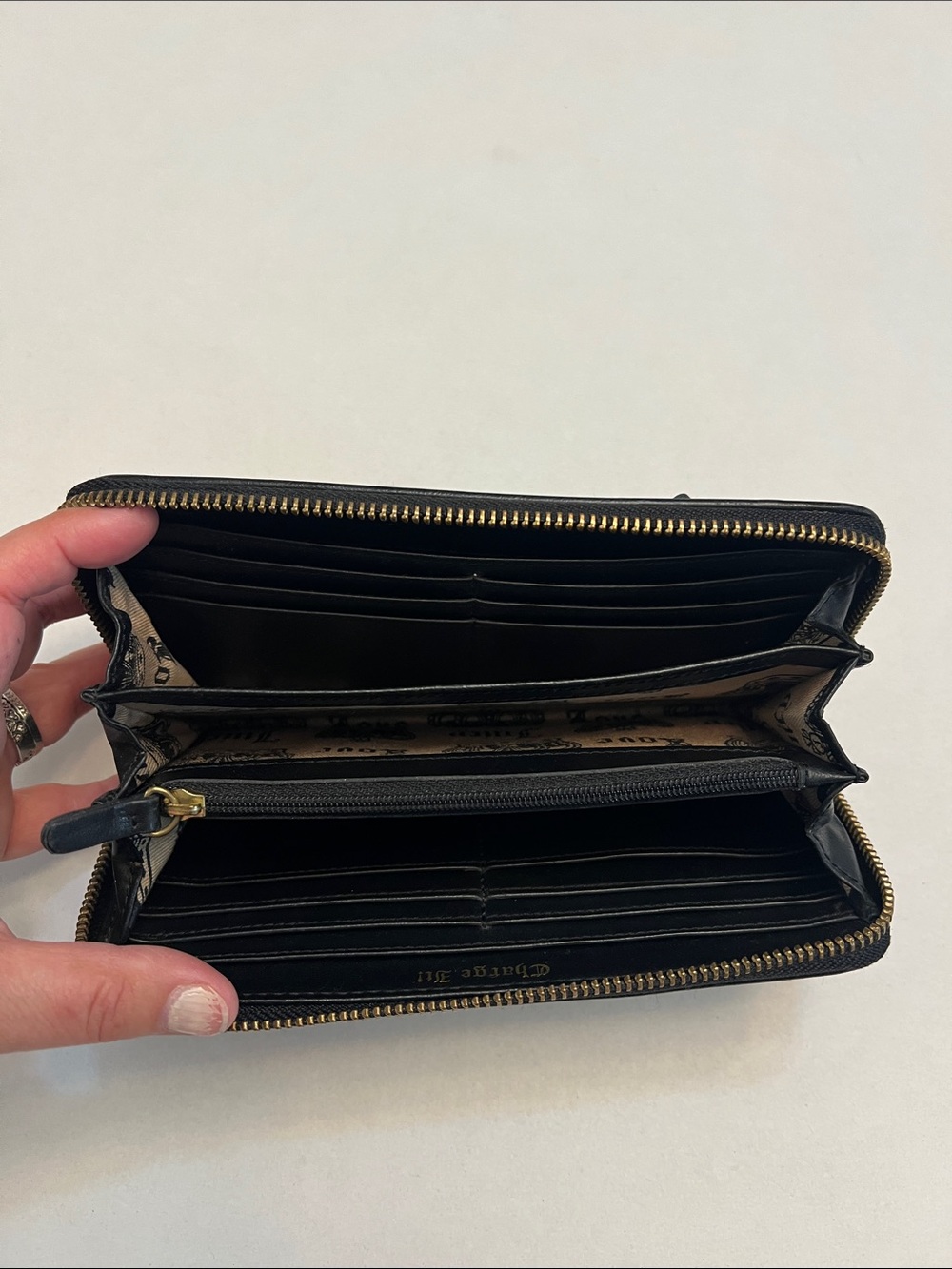 JUICY COUTURE BLACK LEATHER & VELVET SCOTTIE DOG ZIP AROUND WALLET - Picture 7 of 16